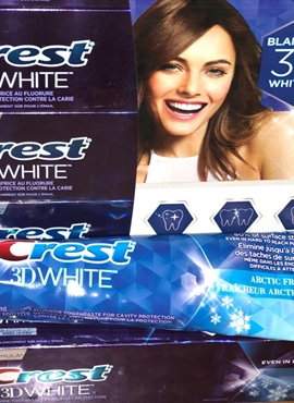 Kem đánh răng Crest 3D White Arctic Fresh 135ml Canada